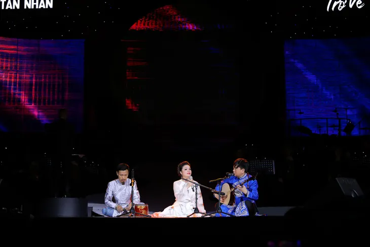 Tân Nhàn khiến khán giả ngỡ ngàng vì tài biến hóa trong liveshow Trở về - Ảnh 10. Tân Nhàn khiến khán giả ngỡ ngàng vì tài biến hóa trong liveshow Trở về - Ảnh 10.