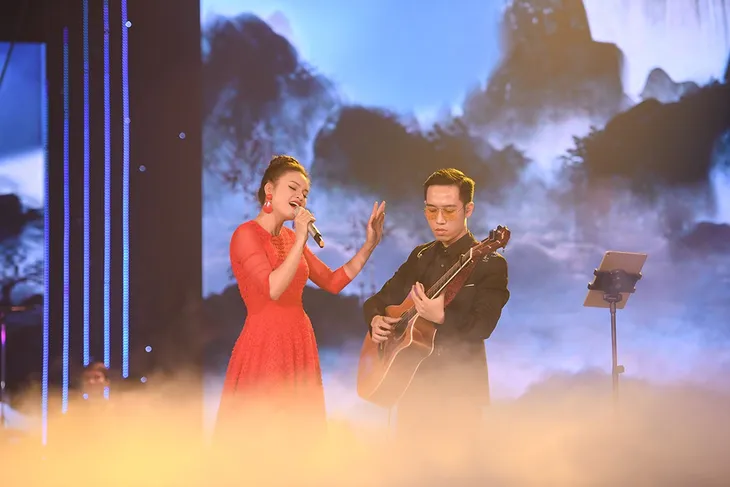 Gala Sao Mai trở về đất mỏ: Đêm hội tụ của những trái tim yêu âm nhạc - Ảnh 8. Gala Sao Mai trở về đất mỏ: Đêm hội tụ của những trái tim yêu âm nhạc - Ảnh 8.