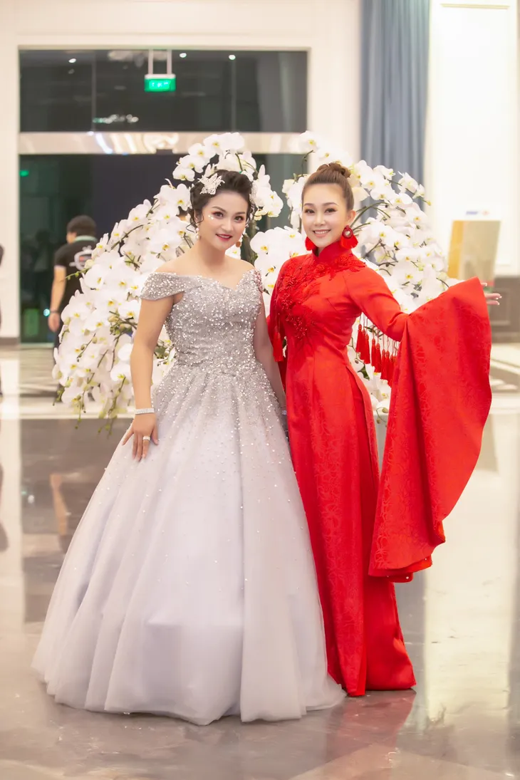 Quách Mai Thy khoe sắc cùng Sao mai các thời kỳ trong Gala Trở về đất mỏ - Ảnh 6. Quách Mai Thy khoe sắc cùng Sao mai các thời kỳ trong Gala Trở về đất mỏ - Ảnh 6.