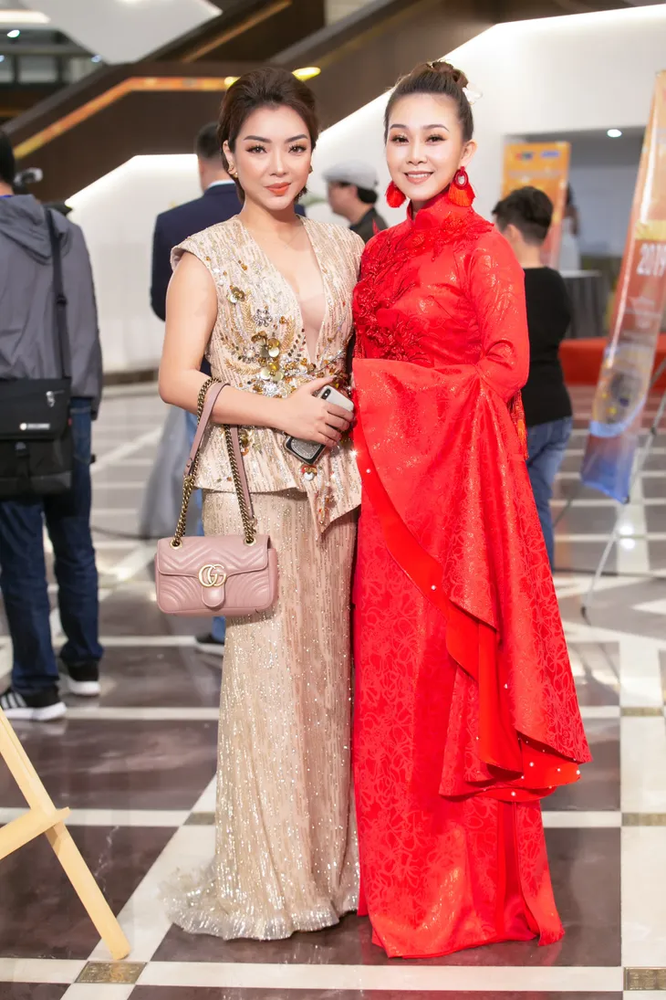 Quách Mai Thy khoe sắc cùng Sao mai các thời kỳ trong Gala Trở về đất mỏ - Ảnh 4. Quách Mai Thy khoe sắc cùng Sao mai các thời kỳ trong Gala Trở về đất mỏ - Ảnh 4.