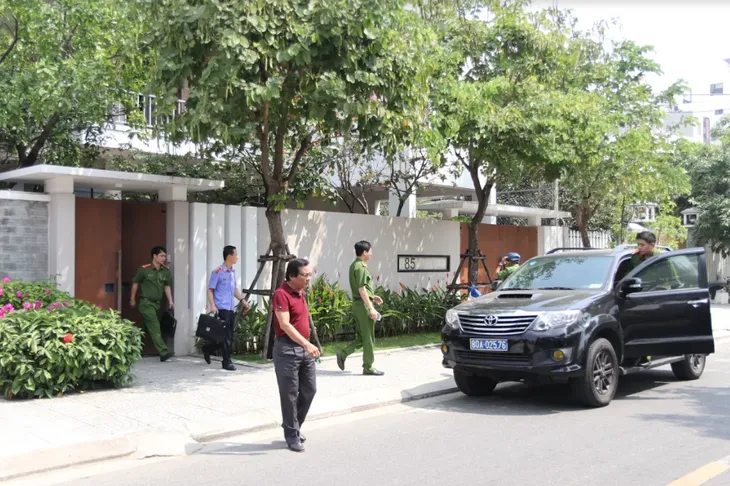 Khám nhà nguyên Phó Chủ tịch UBND thành phố Đà Nẵng Nguyễn Ngọc Tuấn - Ảnh 1. Khám nhà nguyên Phó Chủ tịch UBND thành phố Đà Nẵng Nguyễn Ngọc Tuấn - Ảnh 1.