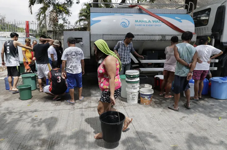 Khoảng 12 triệu người dân Manila, Philippines thiếu nước sạch - Ảnh 8. Khoảng 12 triệu người dân Manila, Philippines thiếu nước sạch - Ảnh 8.