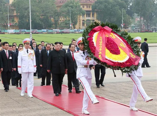 Chủ tịch Triều Tiên Kim Jong-un rời Hà Nội - Ảnh 4. Chủ tịch Triều Tiên Kim Jong-un rời Hà Nội - Ảnh 4.