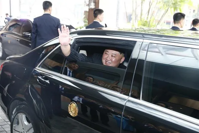 Chủ tịch Triều Tiên Kim Jong-un rời Hà Nội - Ảnh 3. Chủ tịch Triều Tiên Kim Jong-un rời Hà Nội - Ảnh 3.