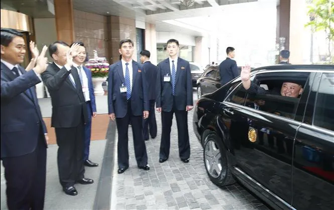 Chủ tịch Triều Tiên Kim Jong-un rời Hà Nội - Ảnh 2. Chủ tịch Triều Tiên Kim Jong-un rời Hà Nội - Ảnh 2.