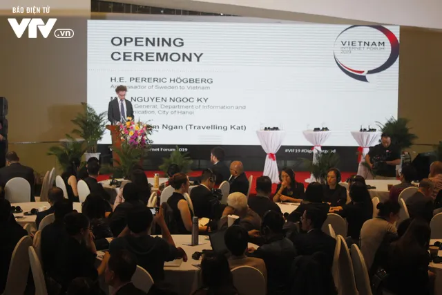 Chính phủ điện tử, thành phố thông minh, công dân số được bàn ở Diễn đàn Internet Việt Nam 2019 - Ảnh 2. Chính phủ điện tử, thành phố thông minh, công dân số được bàn ở Diễn đàn Internet Việt Nam 2019 - Ảnh 2.