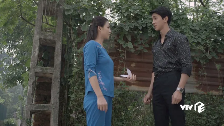 Những cô gái trong thành phố - Tập 25: Tùng moi tiền bồ già, để cứu Mai không phải bán con - Ảnh 13. Những cô gái trong thành phố - Tập 25: Tùng moi tiền bồ già, để cứu Mai không phải bán con - Ảnh 13.