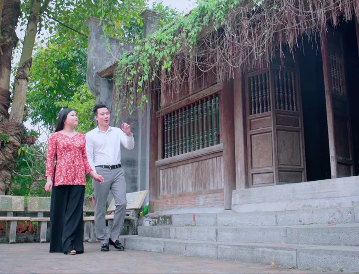 Sao mai Xuân Hảo tái xuất tình tứ với Bùi Thúy ca ngợi vẻ đẹp Thái Bình - Ảnh 4. Sao mai Xuân Hảo tái xuất tình tứ với Bùi Thúy ca ngợi vẻ đẹp Thái Bình - Ảnh 4.