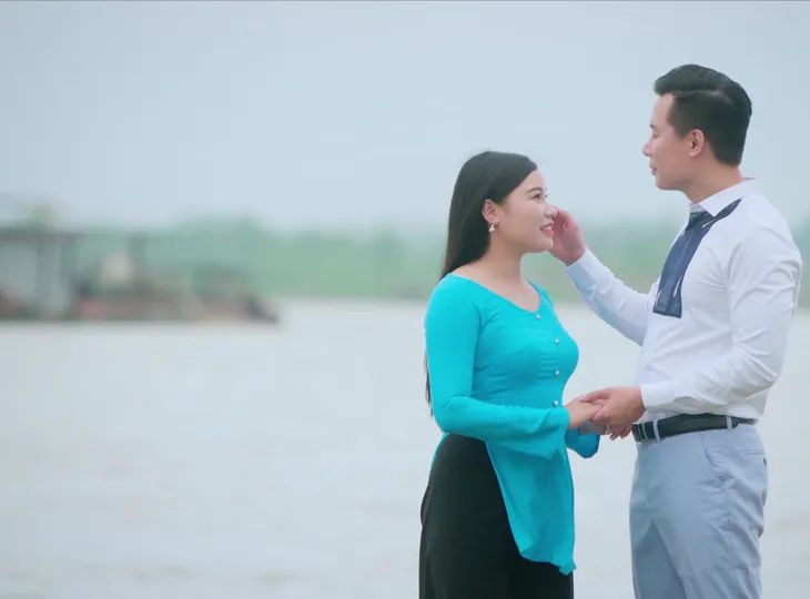 Sao mai Xuân Hảo tái xuất tình tứ với Bùi Thúy ca ngợi vẻ đẹp Thái Bình - Ảnh 2. Sao mai Xuân Hảo tái xuất tình tứ với Bùi Thúy ca ngợi vẻ đẹp Thái Bình - Ảnh 2.
