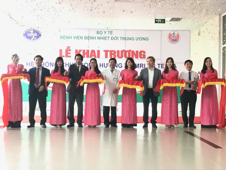 Thêm kỹ thuật cao trong chẩn đoán và điều trị bệnh truyền nhiễm - Ảnh 1.