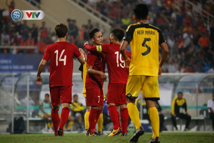 ẢNH: Ghi 6 bàn vào lưới U23 Brunei, U23 Việt Nam tạm dẫn đầu bảng - Ảnh 13. ẢNH: Ghi 6 bàn vào lưới U23 Brunei, U23 Việt Nam tạm dẫn đầu bảng - Ảnh 13.