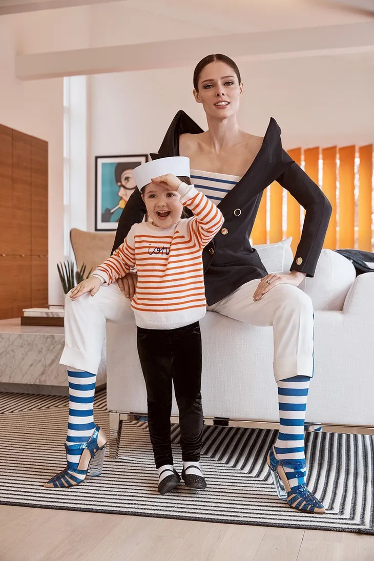 Chụp ảnh chung với con gái, Coco Rocha khiến nhiều phụ nữ phát hờn - Ảnh 9. Chụp ảnh chung với con gái, Coco Rocha khiến nhiều phụ nữ phát hờn - Ảnh 9.