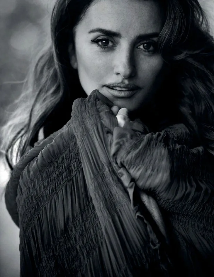 Penélope Cruz - Cổ điển và sang trọng - Ảnh 9. Penélope Cruz - Cổ điển và sang trọng - Ảnh 9.