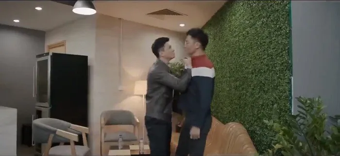 Chạy trốn thanh xuân: Tuyên bố cướp An khỏi tay Phi, Nam vừa bị mắng vừa ăn đấm - Ảnh 3. Chạy trốn thanh xuân: Tuyên bố cướp An khỏi tay Phi, Nam vừa bị mắng vừa ăn đấm - Ảnh 3.