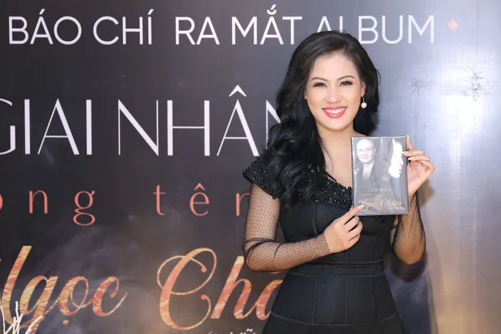 Danh ca Thái Hiền tái ngộ Tuấn Ngọc tại Hà Nội trong đêm nhạc “Tình ca không tên - Giai nhân” - Ảnh 4. Danh ca Thái Hiền tái ngộ Tuấn Ngọc tại Hà Nội trong đêm nhạc “Tình ca không tên - Giai nhân” - Ảnh 4.
