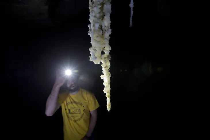 Tuyệt đẹp hang động muối dài nhất thế giới - Ảnh 6. Tuyệt đẹp hang động muối dài nhất thế giới - Ảnh 6.