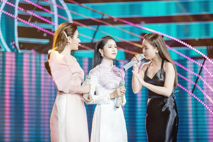 Thần tượng Bolero vừa lên sóng, Quang Lê - Giang Hồng Ngọc đại chiến - Ảnh 3. Thần tượng Bolero vừa lên sóng, Quang Lê - Giang Hồng Ngọc đại chiến - Ảnh 3.