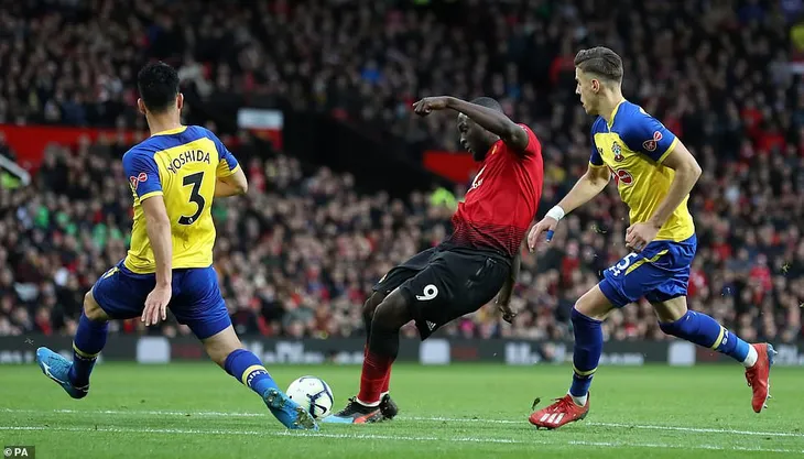 VIDEO Highlight Man Utd 3-2 Southampton: Nghẹt thở ở Old Trafford - Ảnh 4. VIDEO Highlight Man Utd 3-2 Southampton: Nghẹt thở ở Old Trafford - Ảnh 4.