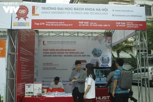 Sôi nổi Tọa đàm và triển lãm Phát triển nguồn nhân lực ICT trình độ cao: Gắn kết cơ sở giáo dục đại học - doanh nghiệp - Ảnh 10. Sôi nổi Tọa đàm và triển lãm Phát triển nguồn nhân lực ICT trình độ cao: Gắn kết cơ sở giáo dục đại học - doanh nghiệp - Ảnh 10.