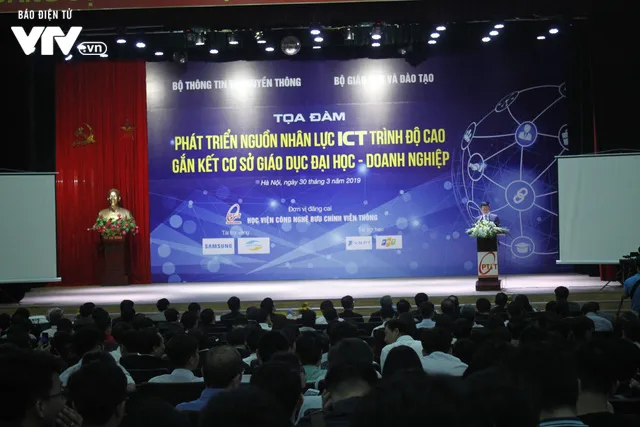 Sôi nổi Tọa đàm và triển lãm Phát triển nguồn nhân lực ICT trình độ cao: Gắn kết cơ sở giáo dục đại học - doanh nghiệp - Ảnh 1. Sôi nổi Tọa đàm và triển lãm Phát triển nguồn nhân lực ICT trình độ cao: Gắn kết cơ sở giáo dục đại học - doanh nghiệp - Ảnh 1.