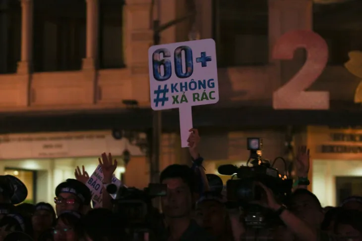 Hình ảnh ấn tượng của Lễ Tắt đèn hưởng ứng Giờ Trái đất 2019 tại Hà Nội - Ảnh 4. Hình ảnh ấn tượng của Lễ Tắt đèn hưởng ứng Giờ Trái đất 2019 tại Hà Nội - Ảnh 4.
