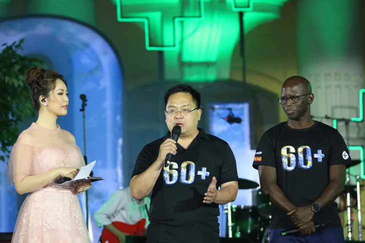 Hình ảnh ấn tượng của Lễ Tắt đèn hưởng ứng Giờ Trái đất 2019 tại Hà Nội - Ảnh 5. Hình ảnh ấn tượng của Lễ Tắt đèn hưởng ứng Giờ Trái đất 2019 tại Hà Nội - Ảnh 5.