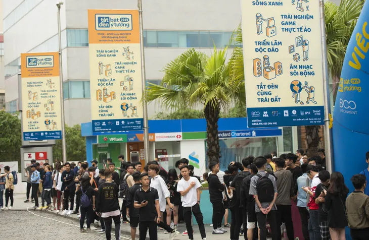 Lễ hội tắt đèn 2019: Việc nhỏ mỗi ngày, đổi thay trái đất - Ảnh 1. Lễ hội tắt đèn 2019: Việc nhỏ mỗi ngày, đổi thay trái đất - Ảnh 1.