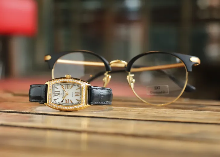 Đồng hồ nữ Diamond D giới thiệu bộ sưu tập cho ngày quốc tế phụ nữ 8/3 kèm khuyến mại đến 20% - Ảnh 1. Đồng hồ nữ Diamond D giới thiệu bộ sưu tập cho ngày quốc tế phụ nữ 8/3 kèm khuyến mại đến 20% - Ảnh 1.