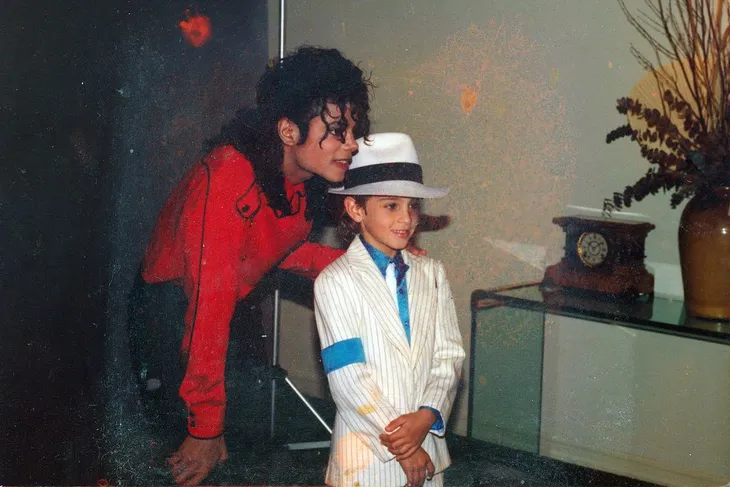 HBO bị kiện sau phim tài liệu tố cáo Michael Jackson lạm dụng tình dục trẻ em - Ảnh 2. HBO bị kiện sau phim tài liệu tố cáo Michael Jackson lạm dụng tình dục trẻ em - Ảnh 2.