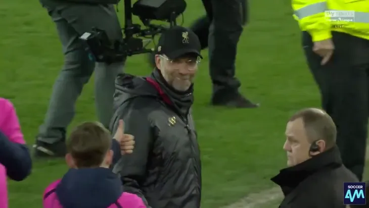 Bị trêu tức, HLV Jurgen Klopp định ăn thịt fan nhí Everton - Ảnh 2. Bị trêu tức, HLV Jurgen Klopp định ăn thịt fan nhí Everton - Ảnh 2.