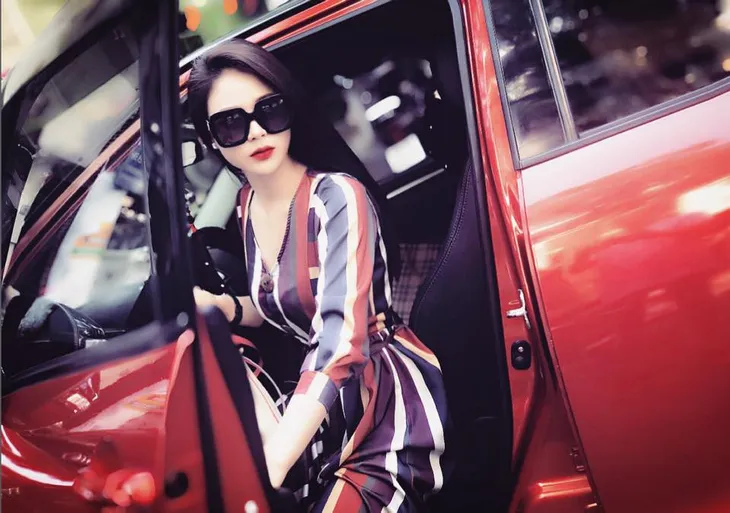 Quê mùa là vậy nhưng 4 nữ chính phim Những cô gái trong thành phố ngoài đời lại cực kì sang chảnh - Ảnh 11. Quê mùa là vậy nhưng 4 nữ chính phim Những cô gái trong thành phố ngoài đời lại cực kì sang chảnh - Ảnh 11.