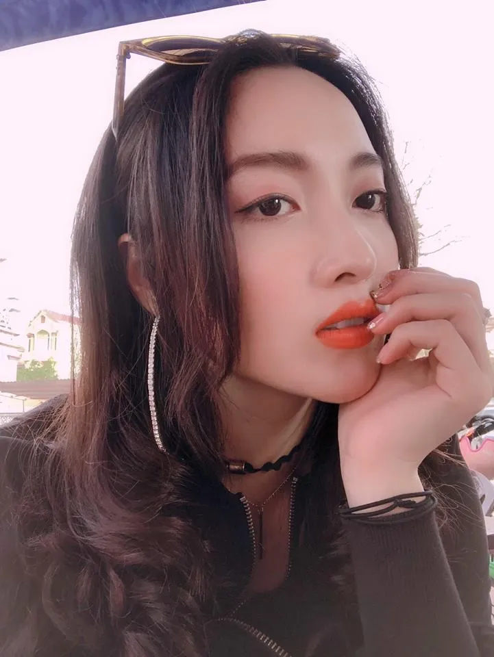 Quê mùa là vậy nhưng 4 nữ chính phim Những cô gái trong thành phố ngoài đời lại cực kì sang chảnh - Ảnh 2. Quê mùa là vậy nhưng 4 nữ chính phim Những cô gái trong thành phố ngoài đời lại cực kì sang chảnh - Ảnh 2.