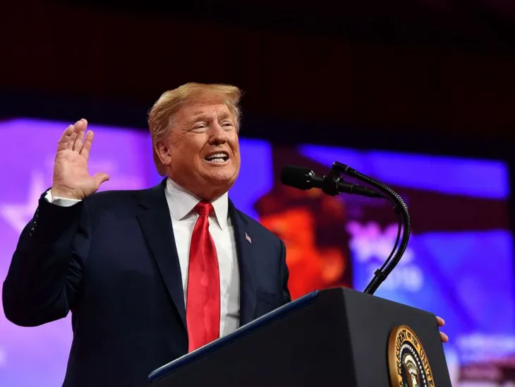Tổng thống Mỹ Trump đang có bao nhiều tiền? - Ảnh 2. Tổng thống Mỹ Trump đang có bao nhiều tiền? - Ảnh 2.