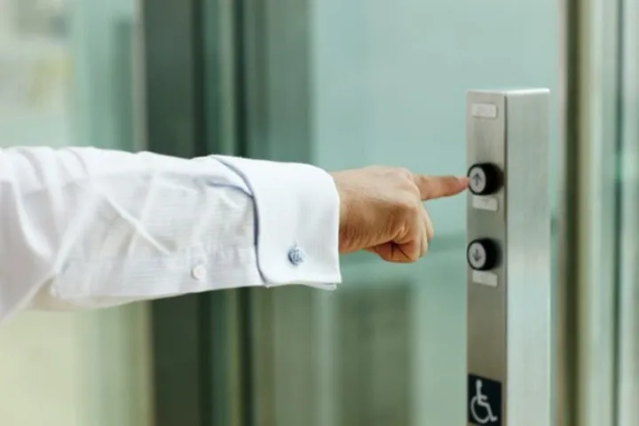 7 địa điểm công cộng chứa nhiều vi khuẩn bạn nên biết - Ảnh 7. 7 địa điểm công cộng chứa nhiều vi khuẩn bạn nên biết - Ảnh 7.