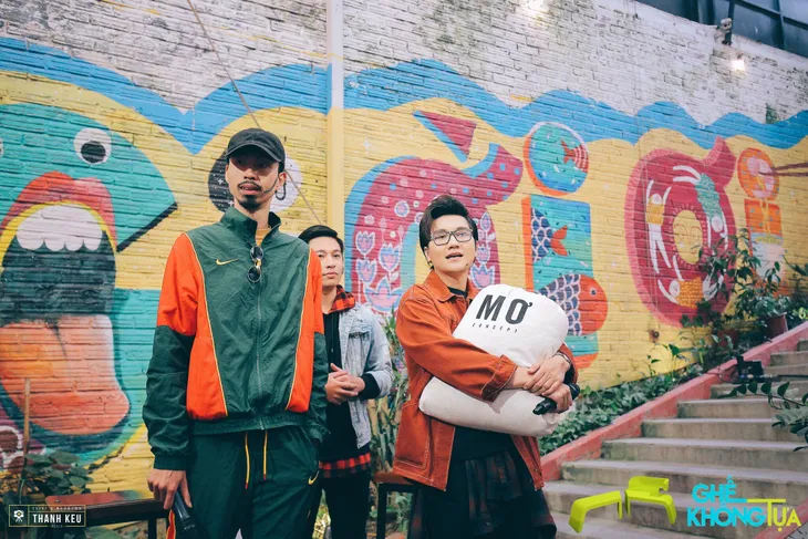 Rapper Đen Vâu bật khóc trên sóng truyền hình vì người phụ nữ này - Ảnh 4. Rapper Đen Vâu bật khóc trên sóng truyền hình vì người phụ nữ này - Ảnh 4.