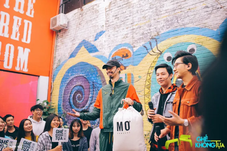 Rapper Đen Vâu bật khóc trên sóng truyền hình vì người phụ nữ này - Ảnh 2. Rapper Đen Vâu bật khóc trên sóng truyền hình vì người phụ nữ này - Ảnh 2.