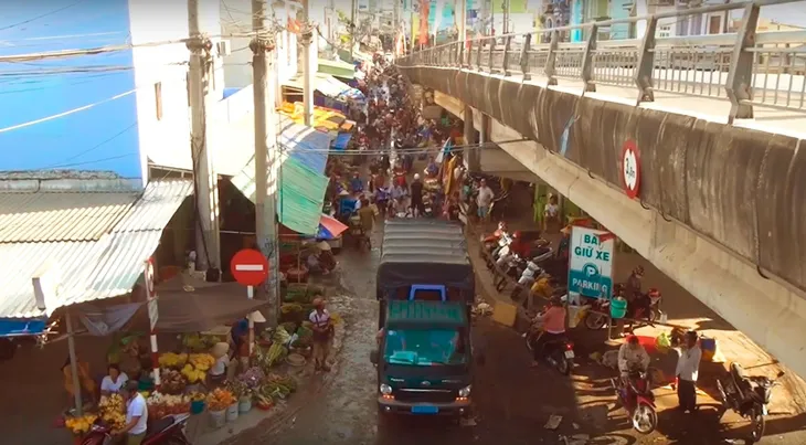 Nước mắm Việt và hành trình đến Liên hoan phim quốc tế - Ảnh 3. Nước mắm Việt và hành trình đến Liên hoan phim quốc tế - Ảnh 3.