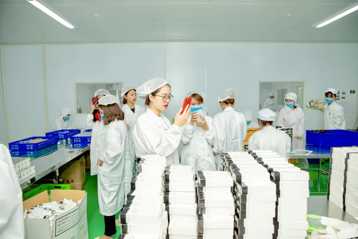 Bên trong nhà máy sản xuất mỹ phẩm cao cấp Cenlia có gì đặc biệt? - Ảnh 2. Bên trong nhà máy sản xuất mỹ phẩm cao cấp Cenlia có gì đặc biệt? - Ảnh 2.