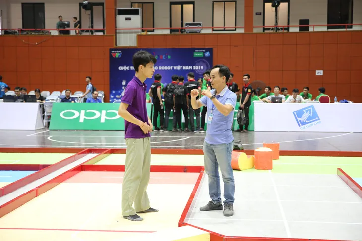Robocon Việt Nam 2019: Nhiều cơ chế di chuyển MR2 độc đáo hé lộ qua buổi thử sân - Ảnh 5. Robocon Việt Nam 2019: Nhiều cơ chế di chuyển MR2 độc đáo hé lộ qua buổi thử sân - Ảnh 5.