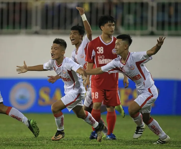 Hoàng Anh Gia Lai hợp tác với Feyenoord Rotterdam - Ảnh 1. Hoàng Anh Gia Lai hợp tác với Feyenoord Rotterdam - Ảnh 1.