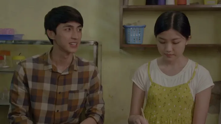 Những cô gái trong thành phố - Tập 31: Tùng bỏ dở bữa cơm với Mai để chạy đến bên chị Xuân đang say - Ảnh 2. Những cô gái trong thành phố - Tập 31: Tùng bỏ dở bữa cơm với Mai để chạy đến bên chị Xuân đang say - Ảnh 2.