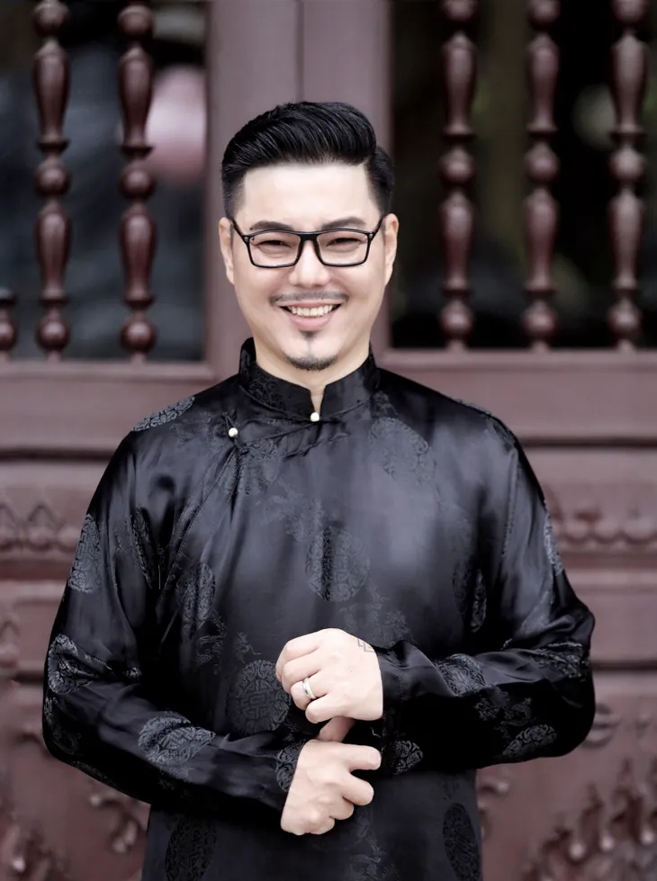 Diễn viên chuyên trị vai xã hội đen Quốc Quốc chuẩn bị ra album nhạc Phật - Ảnh 2. Diễn viên chuyên trị vai xã hội đen Quốc Quốc chuẩn bị ra album nhạc Phật - Ảnh 2.