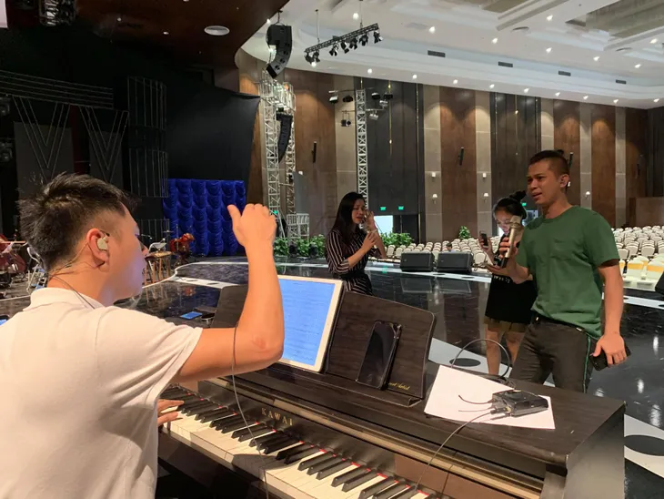 Sao mai 2019: Các thí sinh tập luyện hăng say chuẩn bị cho đêm thi cuối cùng - Ảnh 7. Sao mai 2019: Các thí sinh tập luyện hăng say chuẩn bị cho đêm thi cuối cùng - Ảnh 7.