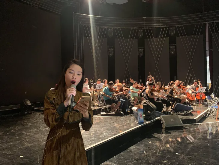 Sao mai 2019: Các thí sinh tập luyện hăng say chuẩn bị cho đêm thi cuối cùng - Ảnh 1. Sao mai 2019: Các thí sinh tập luyện hăng say chuẩn bị cho đêm thi cuối cùng - Ảnh 1.