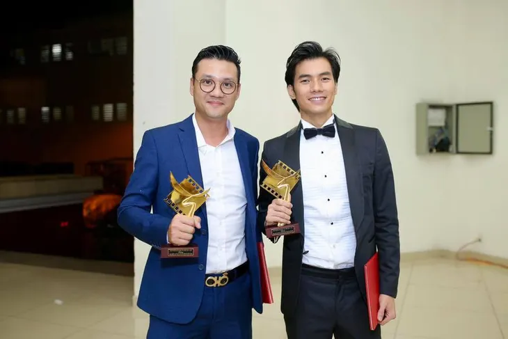 Nhận cúp Cánh diều 2018, đạo diễn Khải Anh đặc biệt cảm ơn người này - Ảnh 1. Nhận cúp Cánh diều 2018, đạo diễn Khải Anh đặc biệt cảm ơn người này - Ảnh 1.