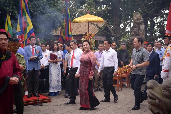 Tổ chức trọng thể Lễ dâng hương tưởng niệm các Vua Hùng - Ảnh 4. Tổ chức trọng thể Lễ dâng hương tưởng niệm các Vua Hùng - Ảnh 4.