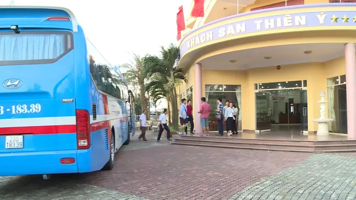 Hà Tĩnh: Du lịch biển rộn ràng dịp Lễ Giỗ tổ Hùng Vương - Ảnh 2.