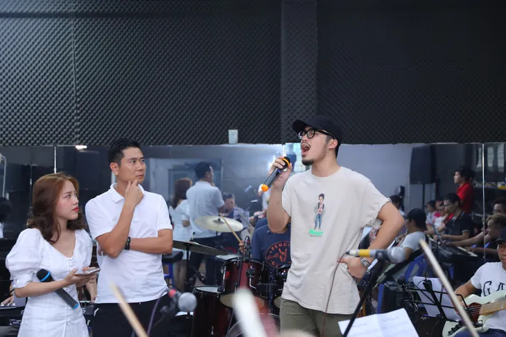 Lễ trao giải Âm nhạc Cống hiến lần 14-2019: Tất cả đã sẵn sàng cho đêm Hạt nhân cảm xúc - Ảnh 3. Lễ trao giải Âm nhạc Cống hiến lần 14-2019: Tất cả đã sẵn sàng cho đêm Hạt nhân cảm xúc - Ảnh 3.