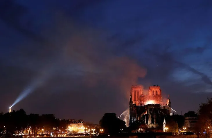 notre-dame-12-rt-er-190415_hpEmbed_23x15_992