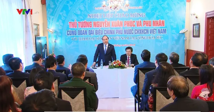 Thủ tướng gặp mặt Liên hiệp Hội người Việt tại châu Âu - Ảnh 1. Thủ tướng gặp mặt Liên hiệp Hội người Việt tại châu Âu - Ảnh 1.
